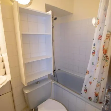 Studio With Terrace In Downtown Théoule-sur-Mer