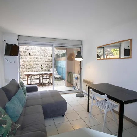 Studio With Terrace In Downtown * Théoule-sur-Mer